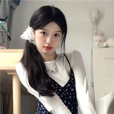 霓虹灯下的圣教士